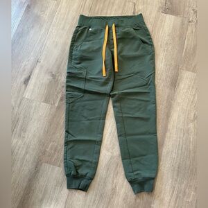 FIGS | XSP Green Jogger Scrubs